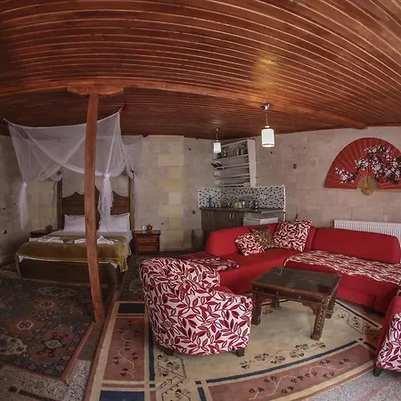 Alexander Cave House Konukevi