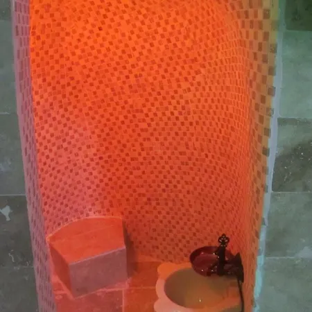 Alexander Cave House *