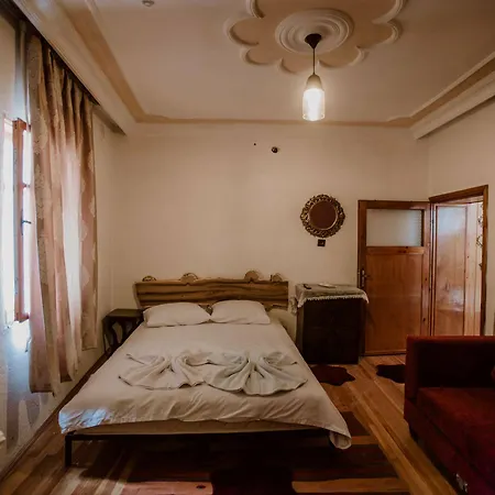 Alexander Cave House Konukevi *