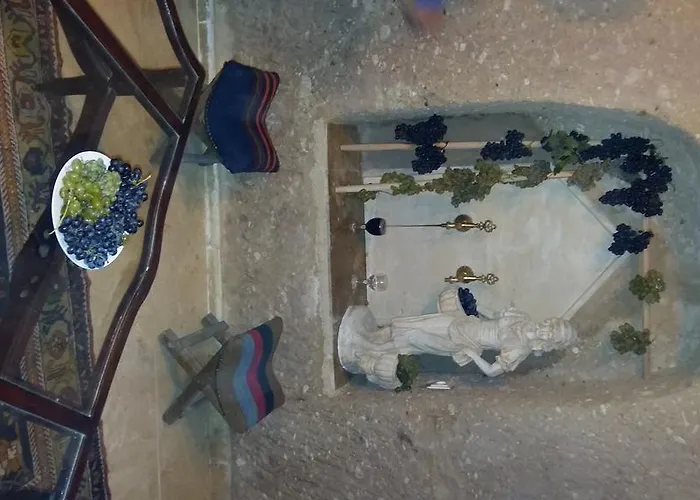 Alexander Cave House *