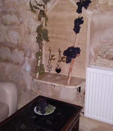 Alexander Cave House *