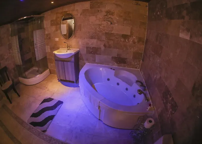 Pensión Alexander Cave House