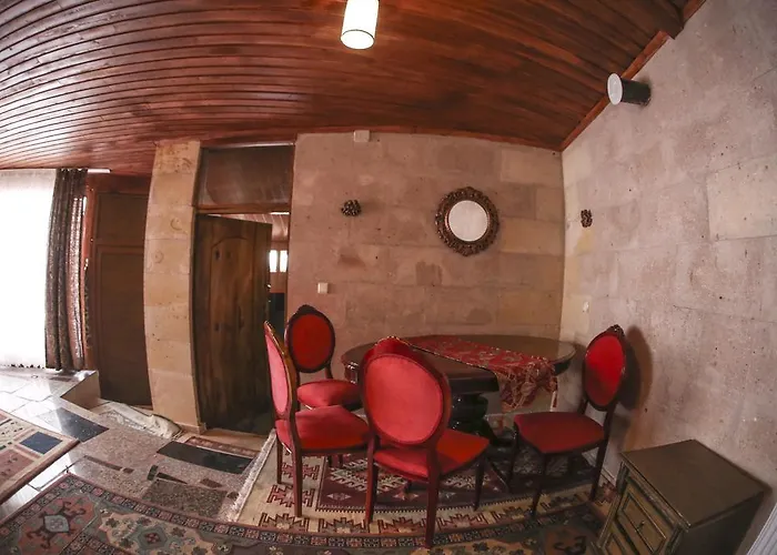 Alexander Cave House Pensión *