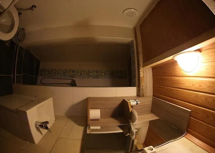 Pensión Alexander Cave House