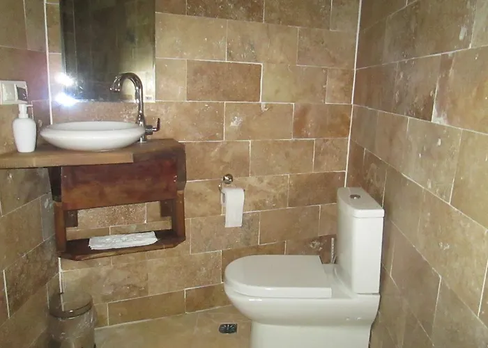 Pensión Alexander Cave House *