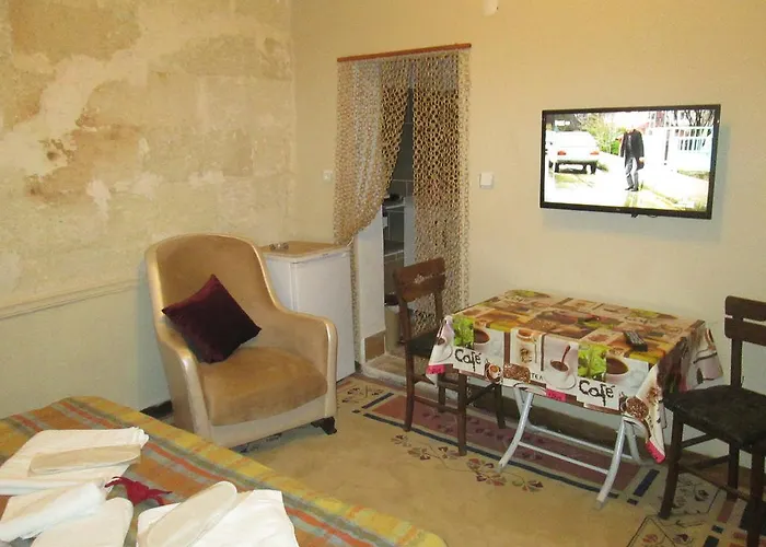 Alexander Cave House *