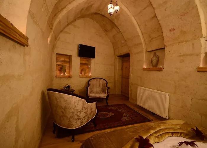 Alexander Cave House *