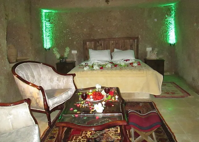 Alexander Cave House *