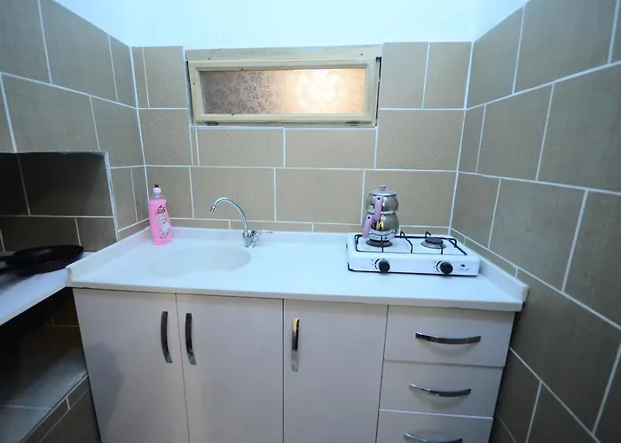 Pensión Alexander Cave House