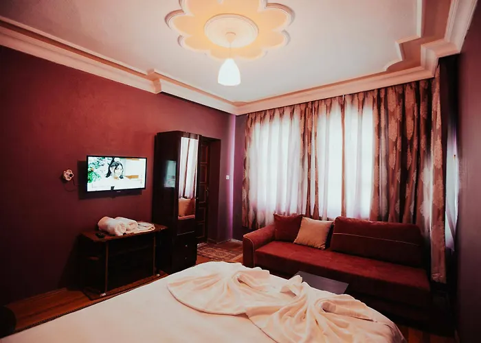 Alexander Cave House Pensión