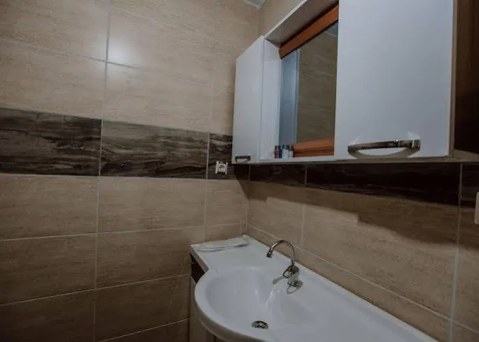 Alexander Cave House *